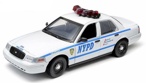 Voiture FORD CROWN VICTORIA INTERCEPTOR 2001 NYPD NEW YORK POLICE DEPARTMENT 1/18 Gyrophares et Sirene Electroniques