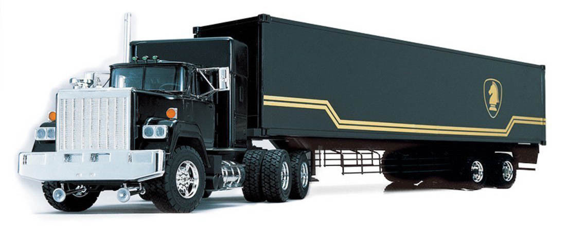 Maquette Camion Remorque kitt K2000 KNIGHT RIDER 1/28