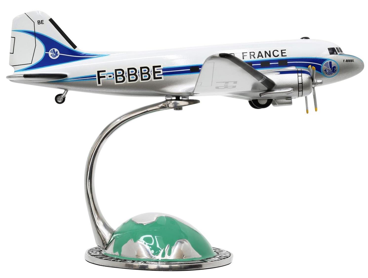 DOUGLAS DC-3 AIR FRANCE sur socle demi-globe Socatec