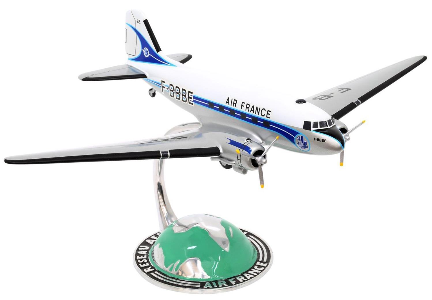 DOUGLAS DC-3 AIR FRANCE sur socle demi-globe Socatec