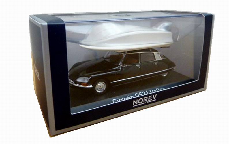 Voiture métal CITROEN DS21PALLAS avec Bateau Film Les Aventures de Rabbi Jacob 1/43 NOREV