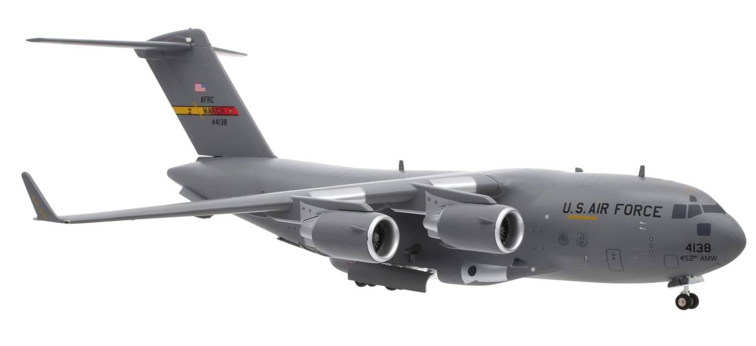 Maquette McDonnell-Douglas C-17 Globemaster 3 USAF March AFB 1/200