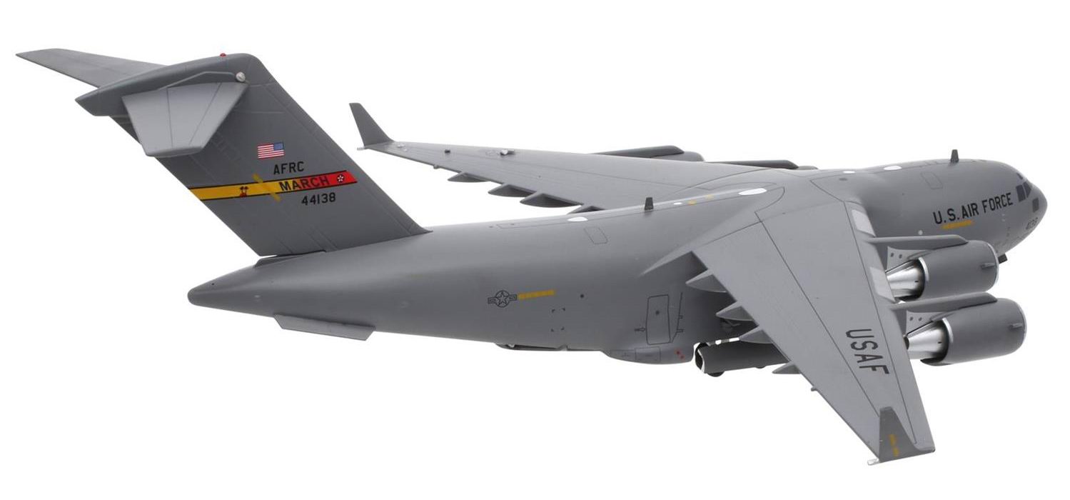 Maquette McDonnell-Douglas C17 Globemaster III USAF March AFB 1/200