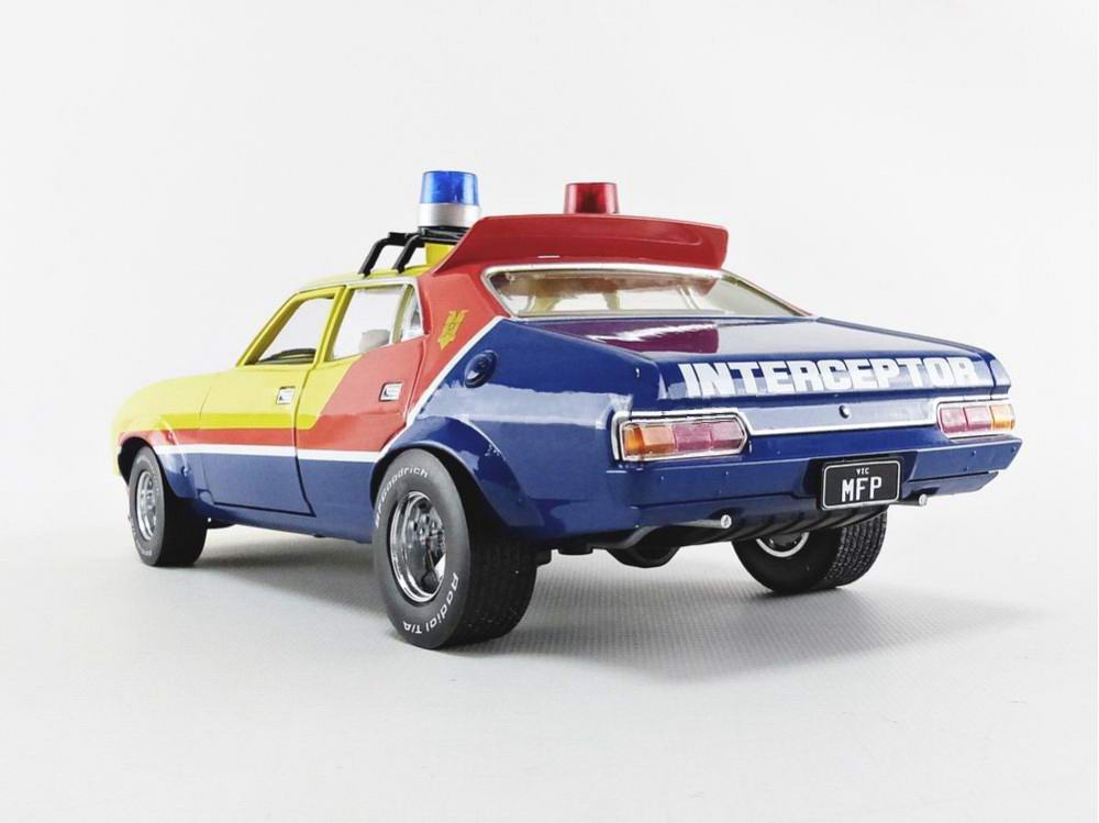 Voiture Mad Max FORD Falcon XB Police V8 Interceptor 1974 en Métal au 1/18