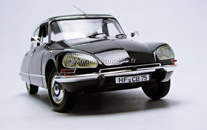 CITROEN DS 23 Pallas Noire de 1972 1/18 NOREV