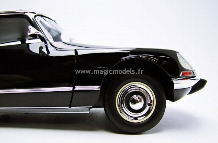 CITROEN DS 23 Pallas Noire de 1972 1/18 NOREV