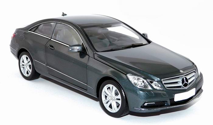 MERCEDES-Benz E500 Coupé 2009 1/18 NOREV