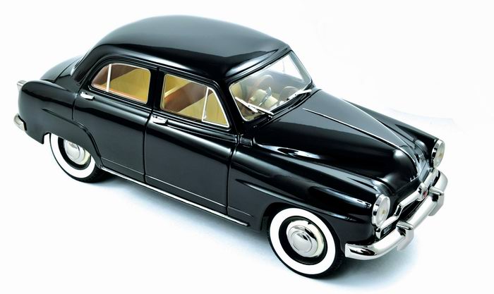 Miniature SIMCA 9 Aronde 1951 Noire Norev 1/18