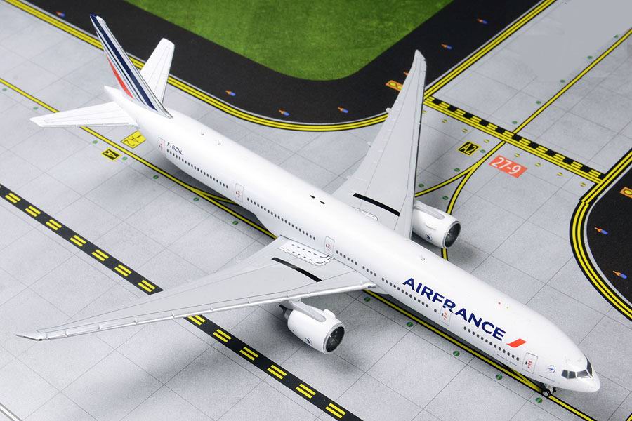Maquette avion de ligne B777-300ER AIR FRANCE 1/400