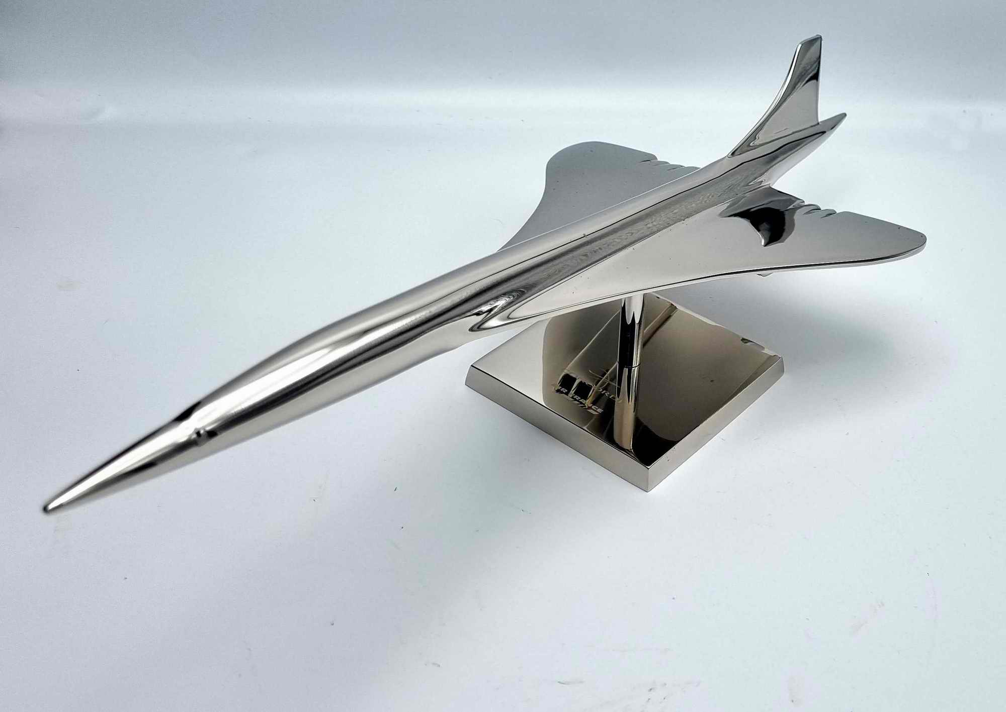 Maquette Concorde chromée 1/150
