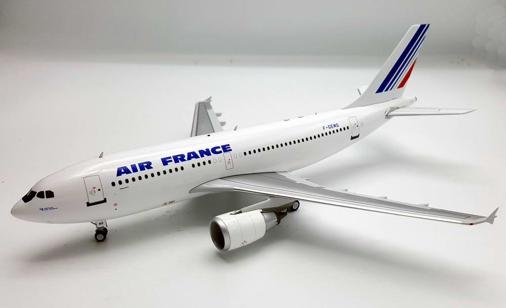 Maquette avion AIRBUSA310-300 AIR FRANCE métal 1/200