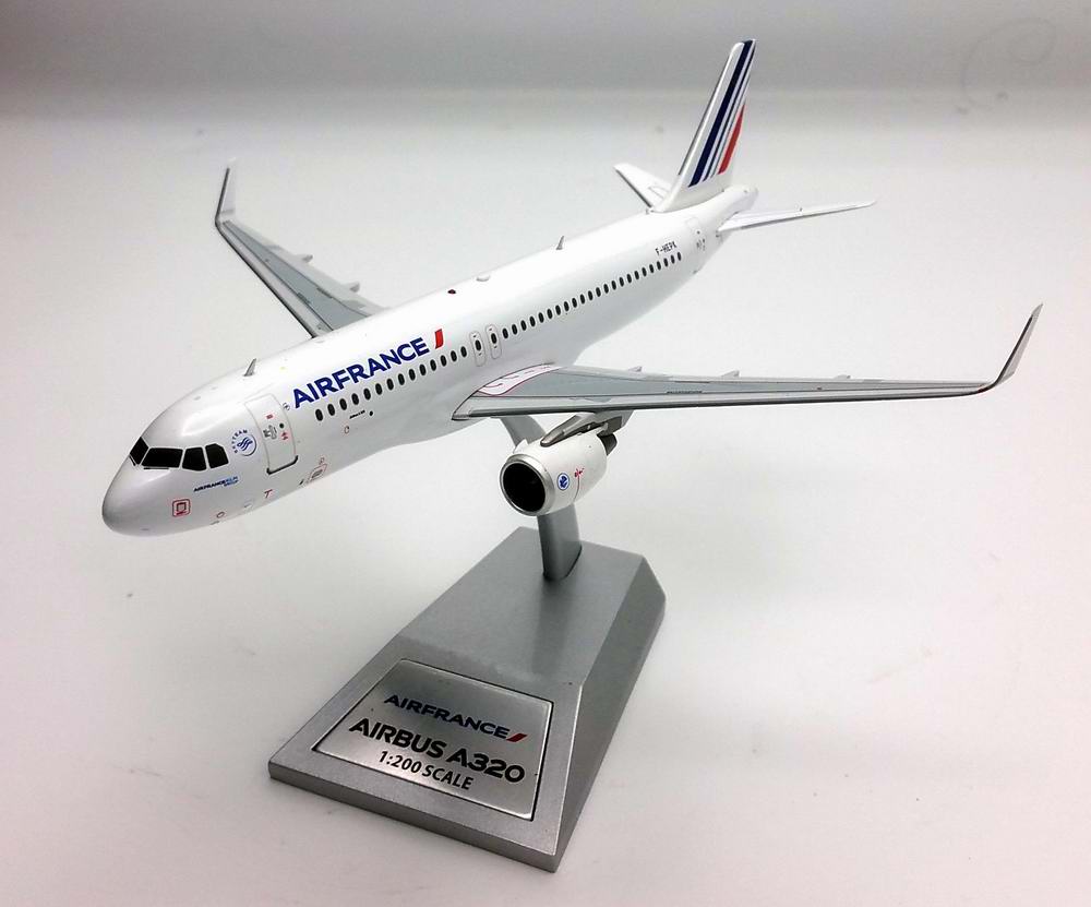 Maquette avion AIRBUS A320-200 AIR FRANCE sharklets métal 1/200