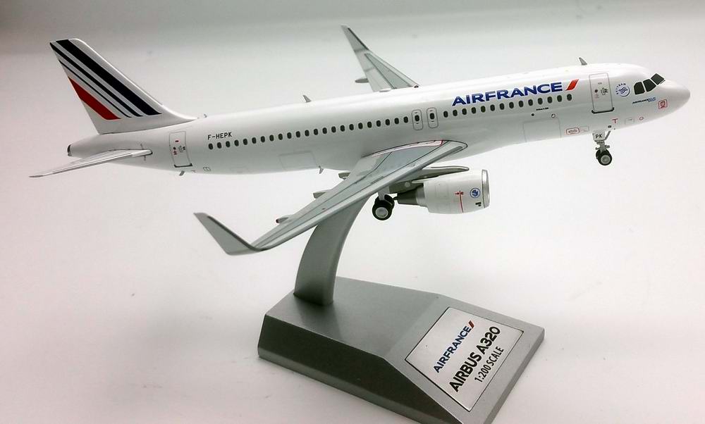 Maquette avion AIRBUS A320-200 AIR FRANCE sharklets métal 1/200