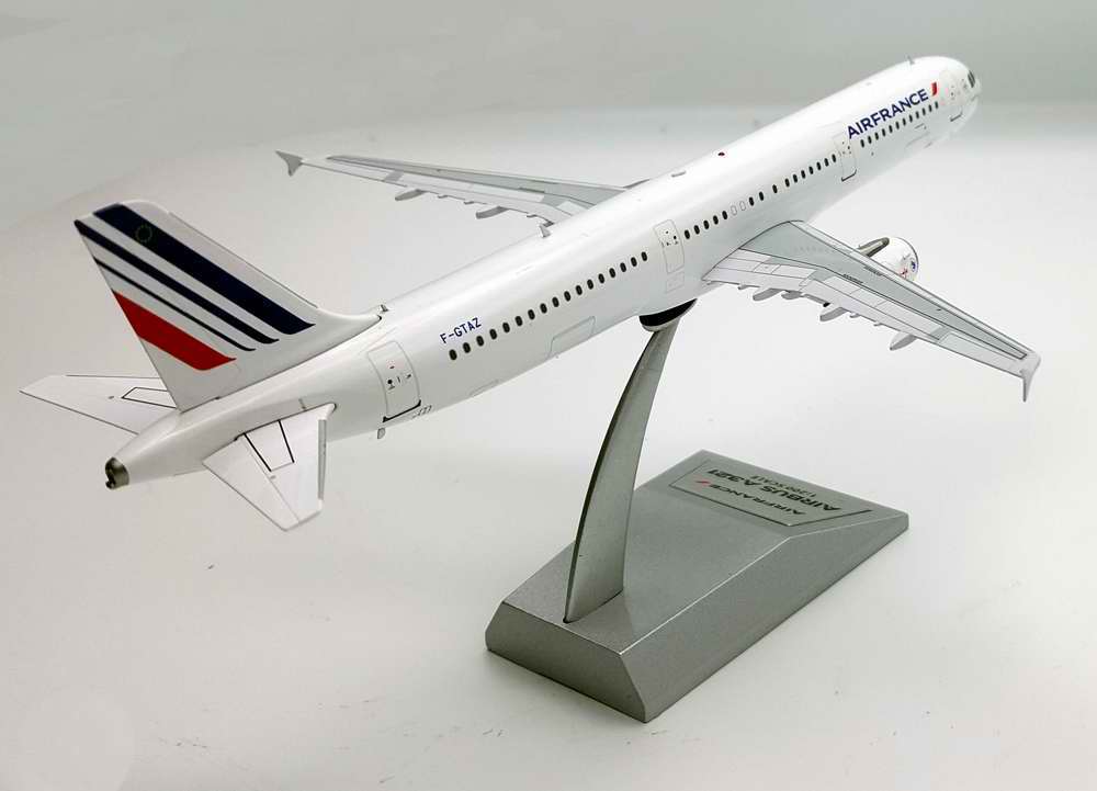 Maquette avion AIRBUSA321-200 AIR FRANCE métal 1/200