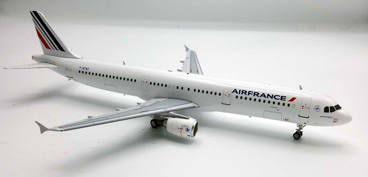 Maquette avion AIRBUSA321-200 AIR FRANCE métal 1/200