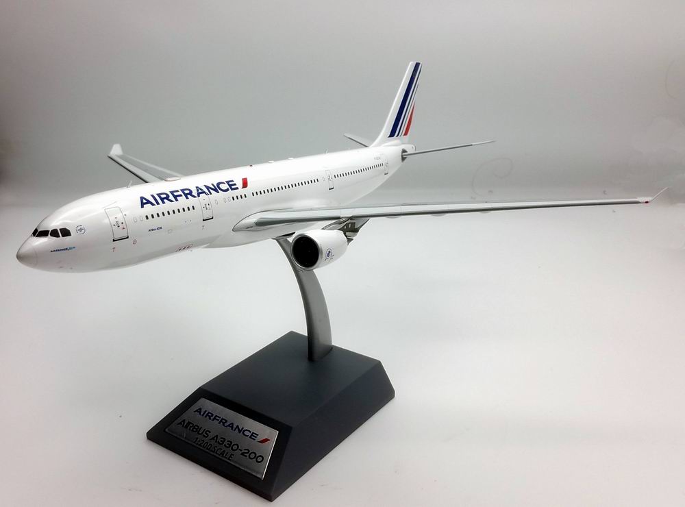 Maquette AIRBUS A330-200 AIR FRANCE F-GZCH 1/200 métal