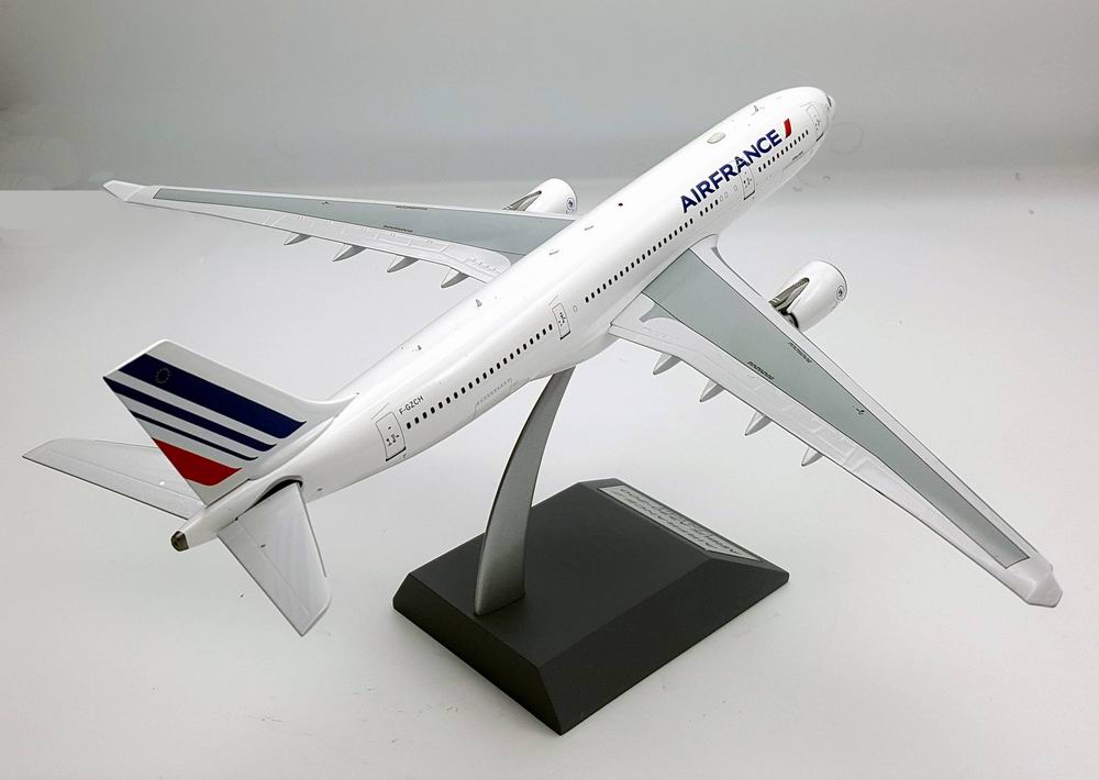 Maquette AIRBUS A330-200 AIR FRANCE F-GZCH 1/200 métal