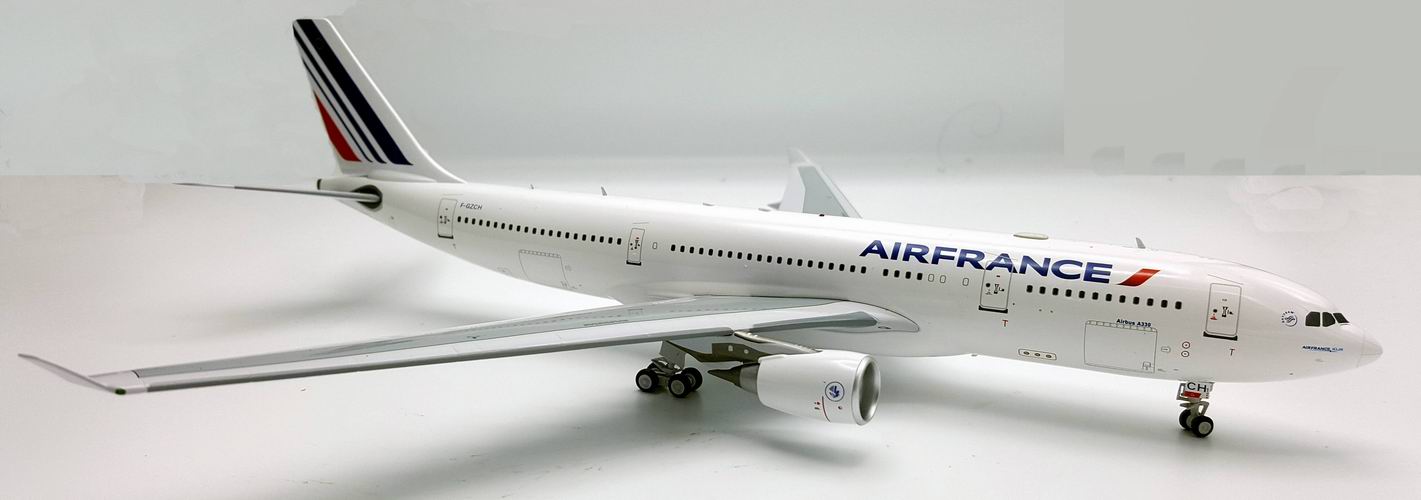 Maquette AIRBUS A330-200 AIR FRANCE F-GZCH 1/200 métal