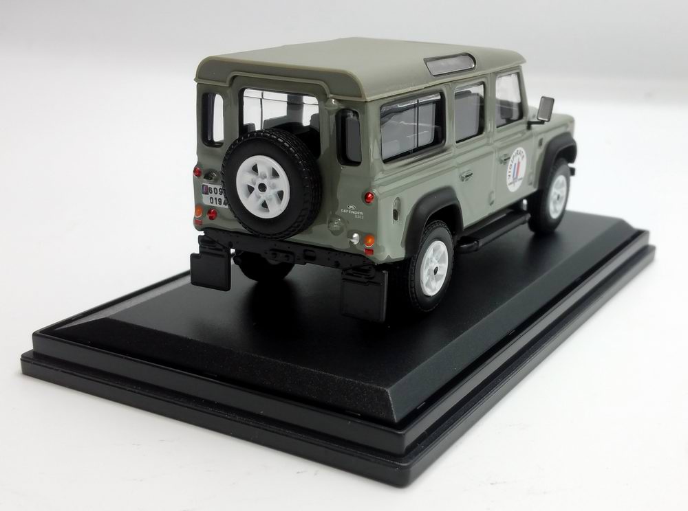 Voiture LAND ROVER Defender Long MISSION VIGIPIRATE Oliex 1/43