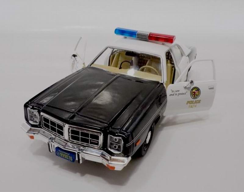 Voiture en métal DODGE MONACO METROPOLITAN POLICE 1/24 TERMINATOR