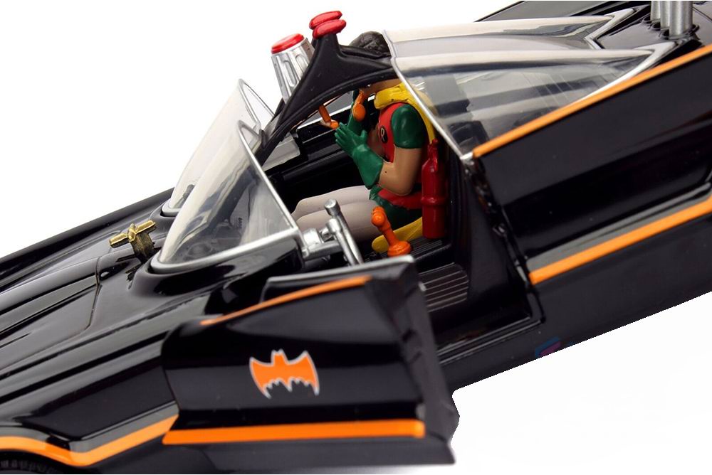 Voiture miniature Batmobile figurines Batman et Robin 1/24