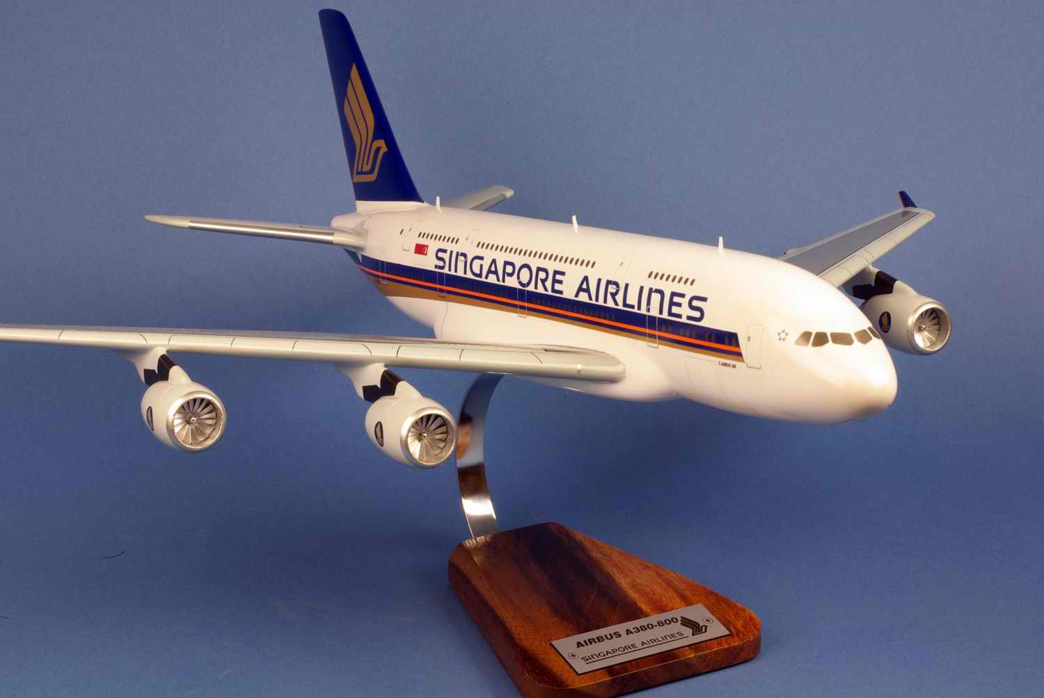 Maquette avion Airbus A380-800 Singapore Airlines en bois 