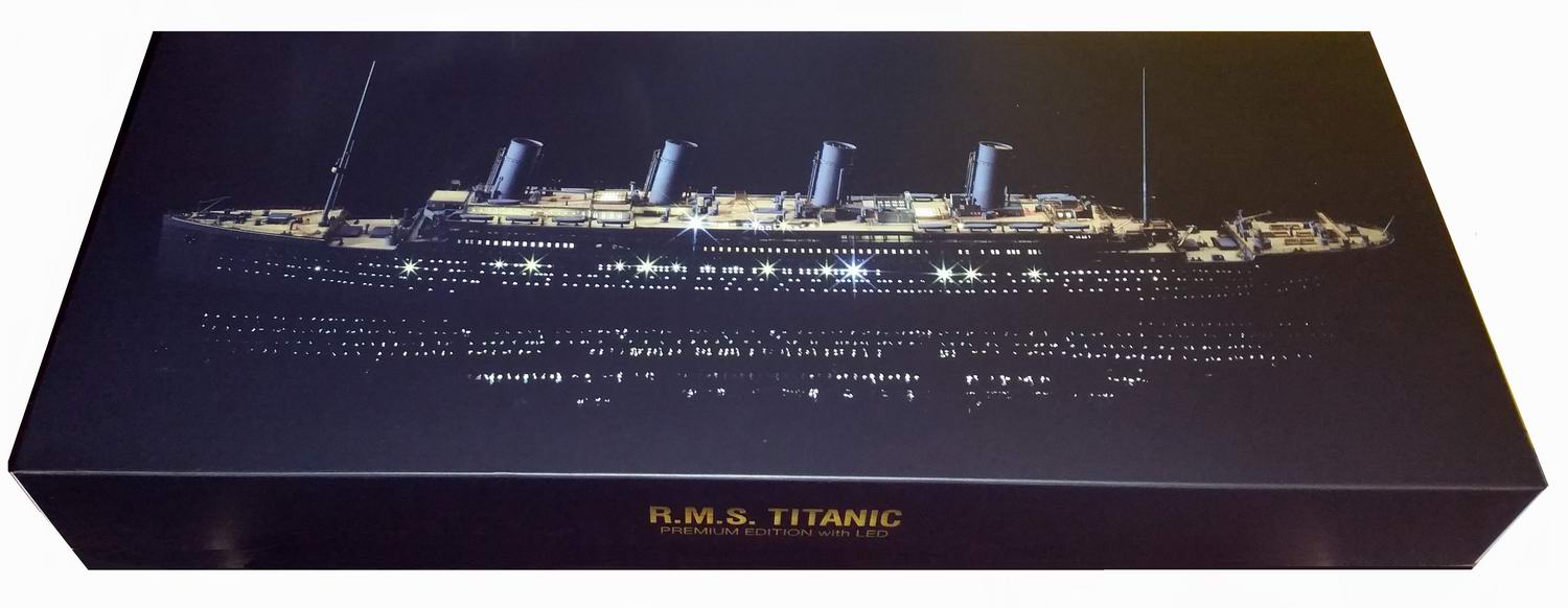 Maquette de Collection Navire Paquebot Transatlantique RMS Titanic 1/1250  Métal