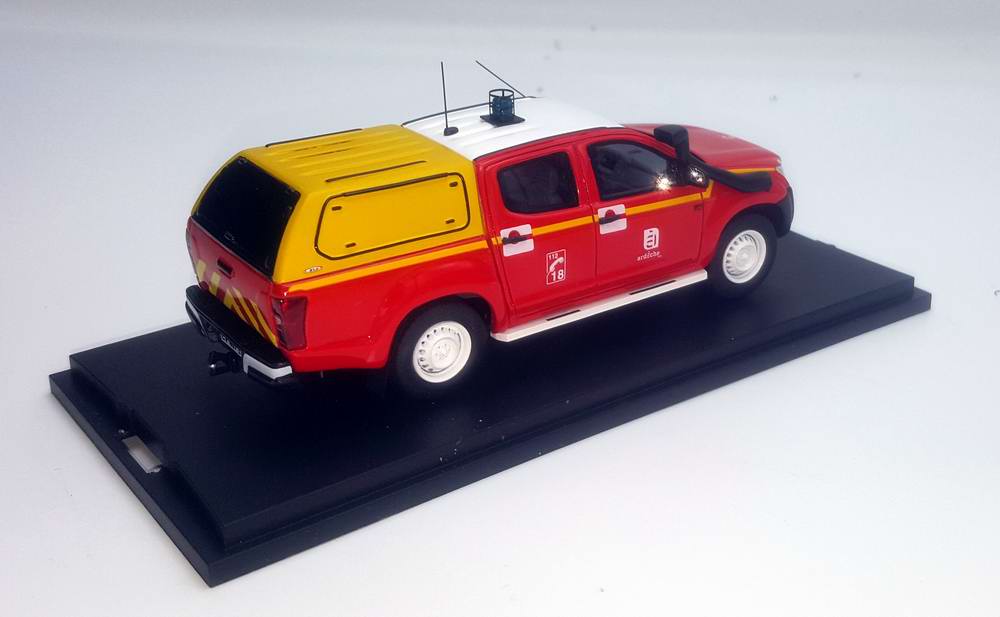 Miniature ISUZU D-MAX Sapeurs Pompiers VLTT SDIS SDIS 07 Ardèche Sapeurs Pompiers SDIS 07 1/43 Alarme