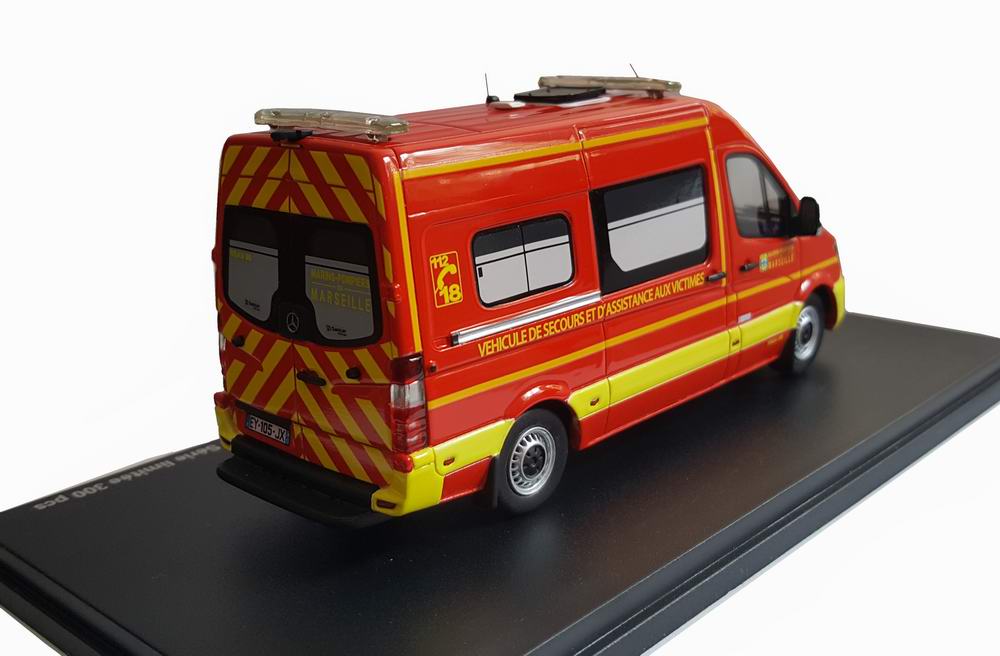 Miniature MERCEDES Sprinter SANICAR BMPM Marseille VSAV Camion de marins Pompiers 1/43 Alerte