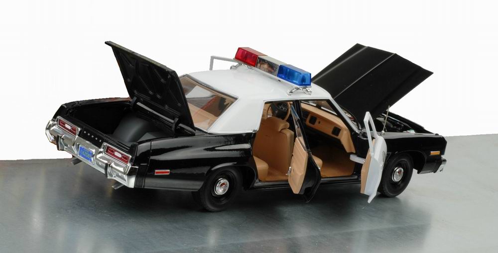 Voiture en métal DODGE MONACO POLICE PURSUIT CHiPs California Highway Patrol 1975 