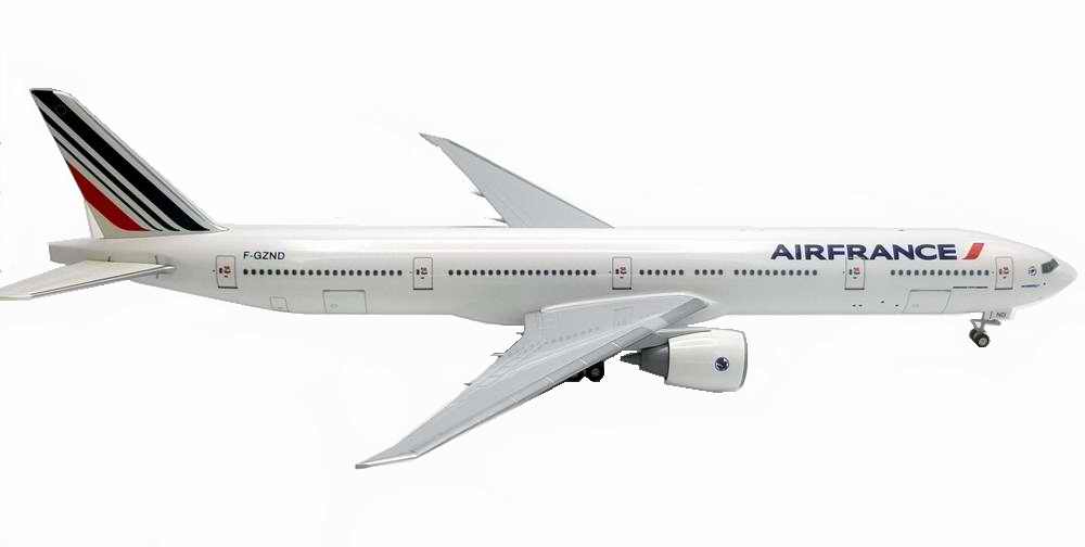 maquette avion de ligne BOEING777-300ER AIR FRANCE 1/200