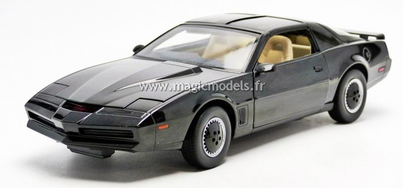 Véhicule Pontiac KITT de la série TV K2000 au 1/18