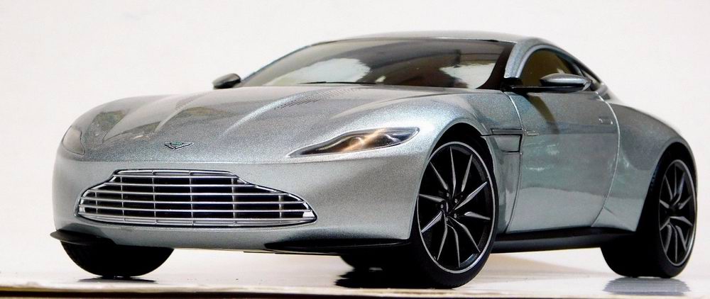 Véhicule ASTON MARTIN DB10 JAMES BOND Spectre 2015