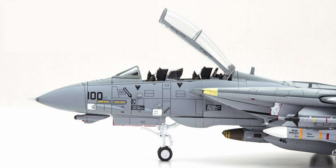 Maquette du Grumman F14D Tomcat VF-31 Tomcatters “Santa Cat” 2002 au 1/72