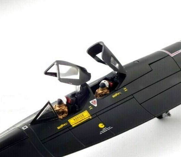 Maquette Lockheed SR-71 Blackbird  9th SRW61-7967-1977 Lighning Bolt 1/72