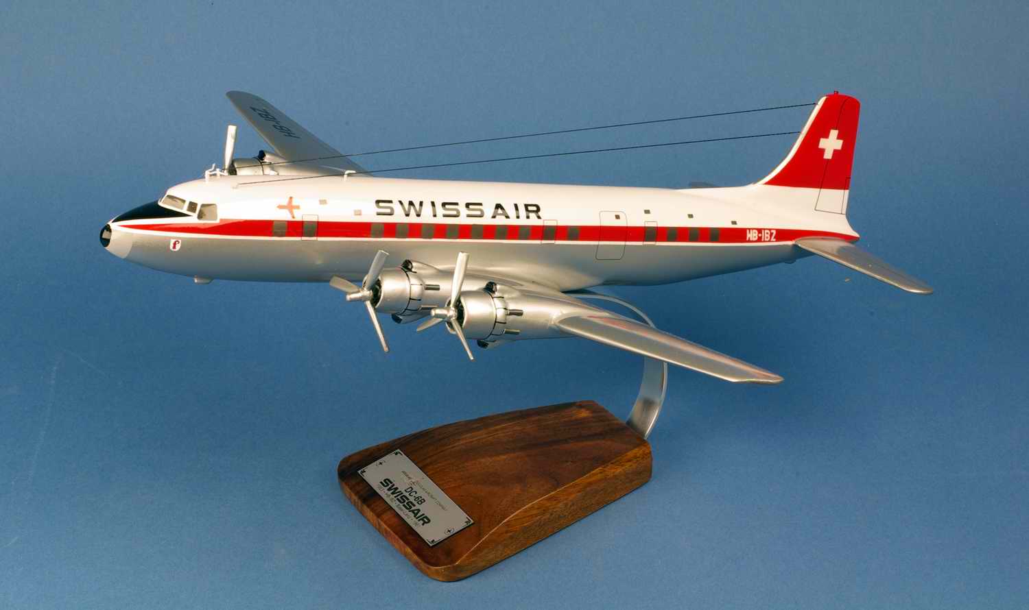 Maquette Avion DOUGLAS DC-6B Basel-Land SWISSAIR 1/72