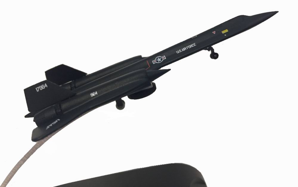 maquette avion Lockheed SR71 Blackbird 1/400