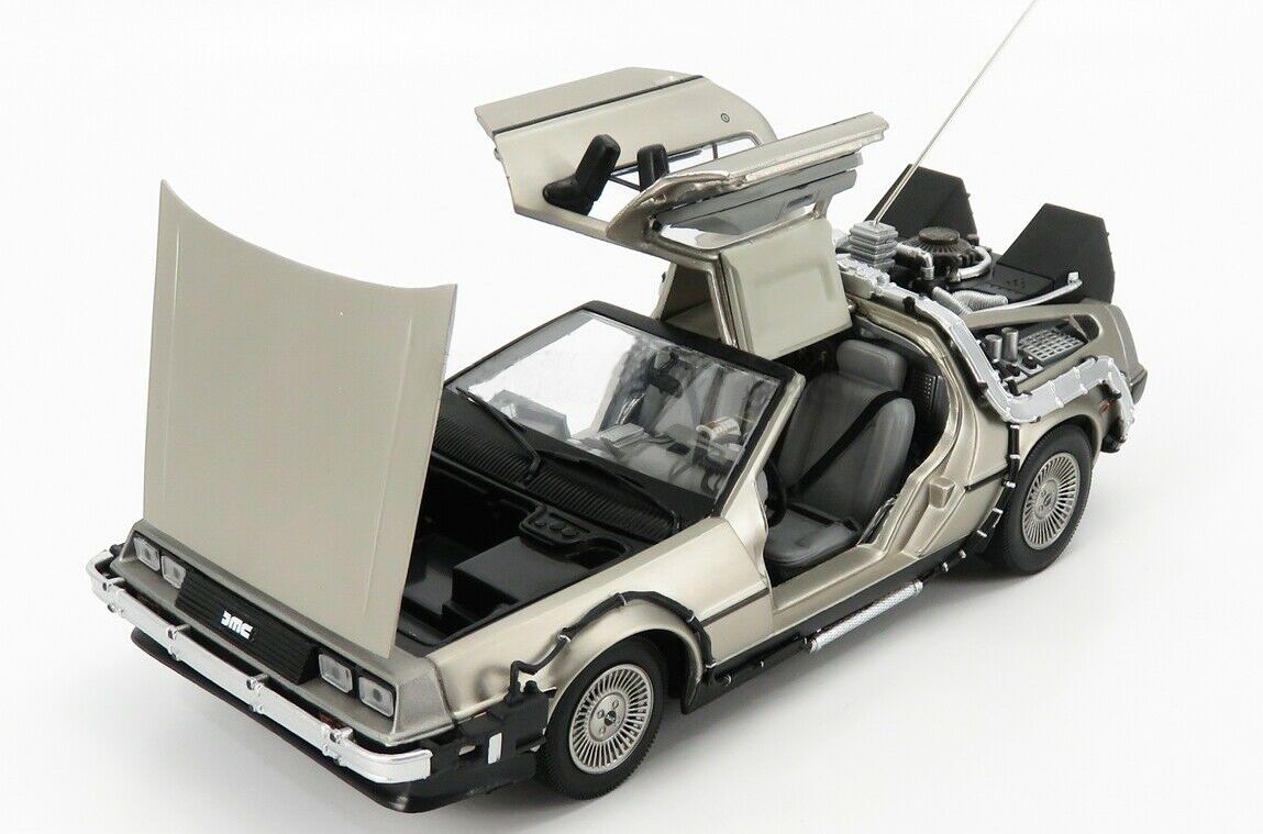 Voiture Miniature DELOREAN 1 RETOUR VERS LE FUTUR I en Métal au 1/18