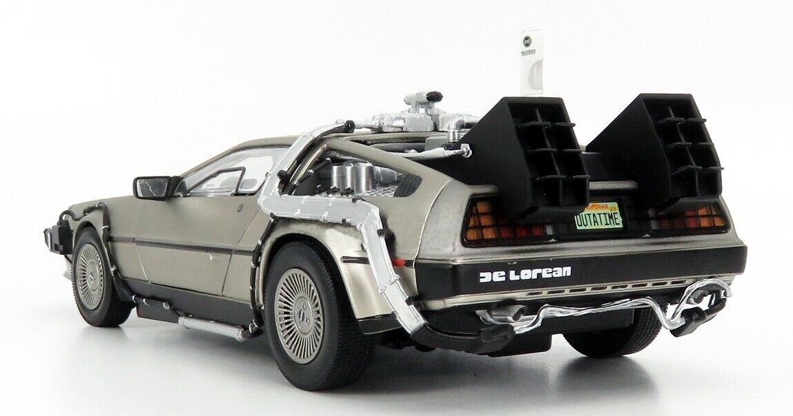 Voiture DOLOREAN Retour vers le Futur II en Métal au 1/18