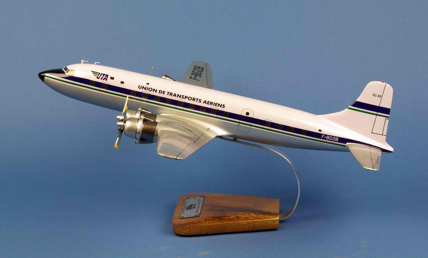 Maquette Avion DOUGLAS DC6B Super Cloudmaster UTA Union Transports Aeriens