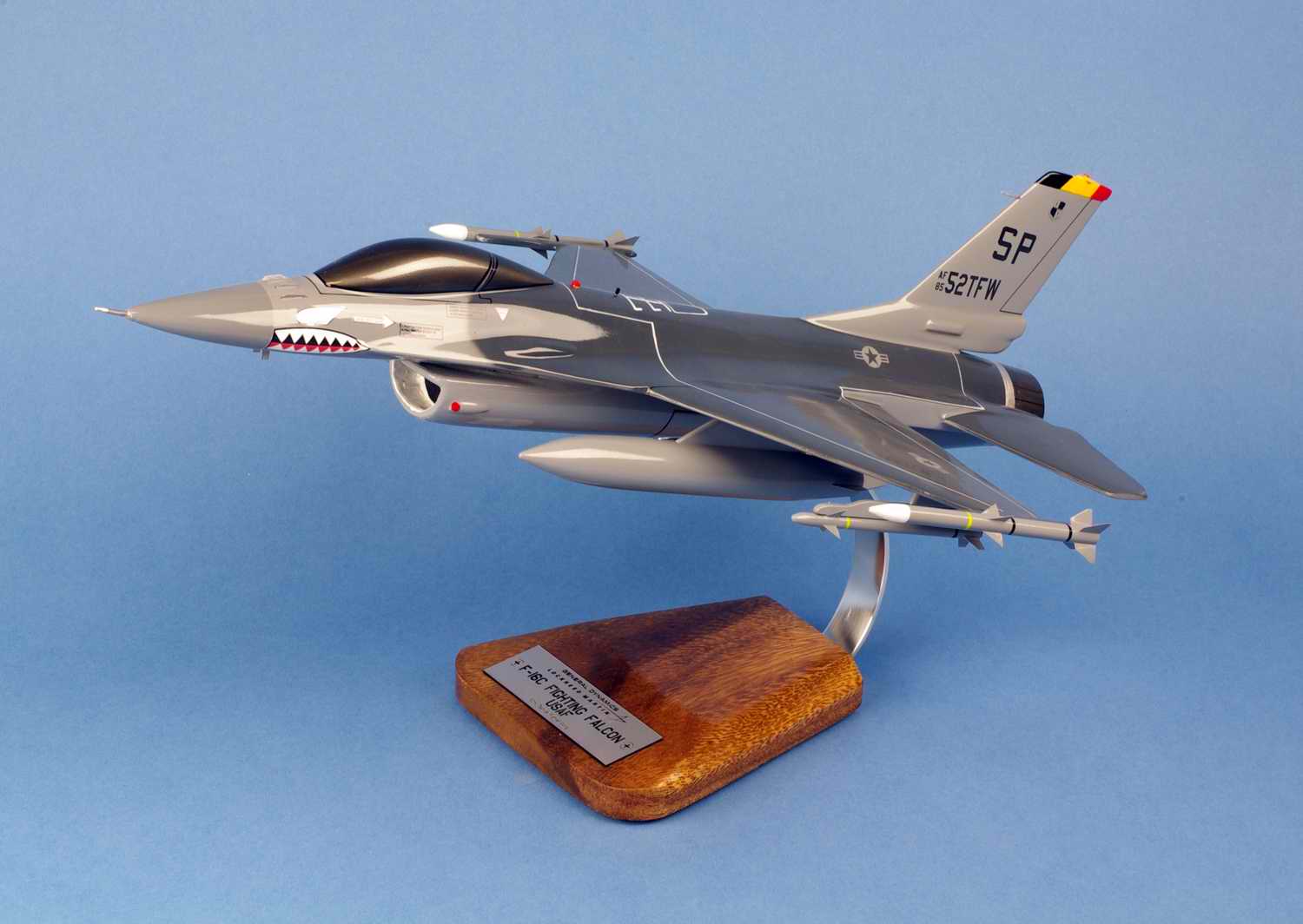 Maquette Avion de Chasse F-16C Fighting Falcon 52ndTFW USAF au 1/35