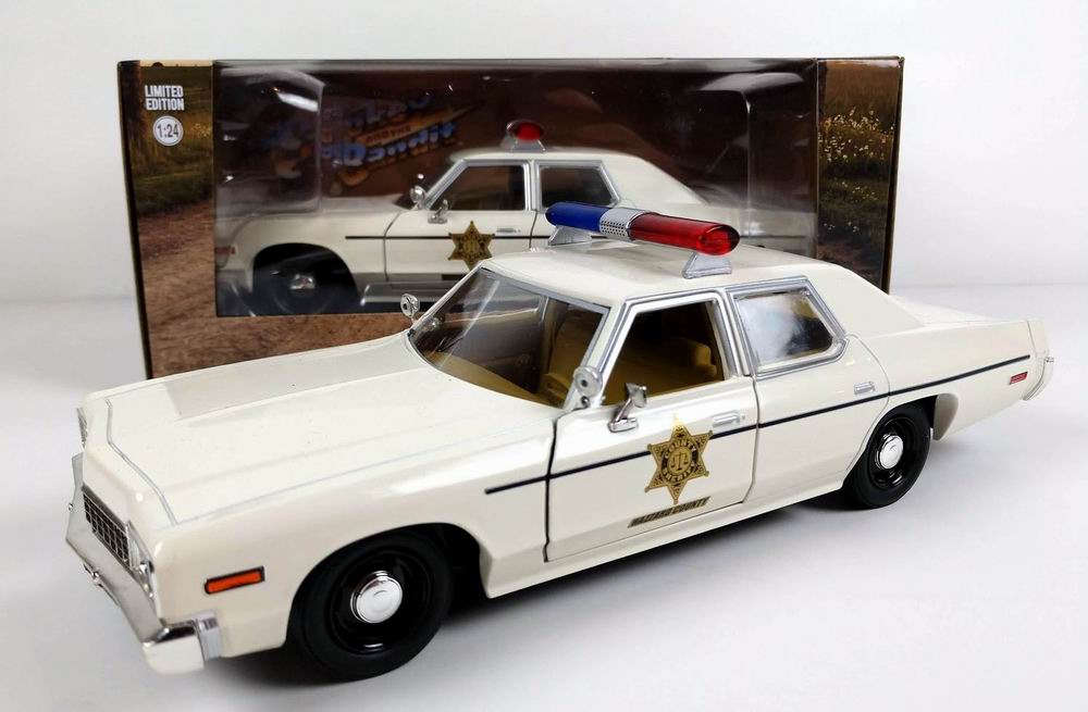 Voiture police Dodge Monaco Rosco P Coltrane Shérif fais-moi peur métal 1/24