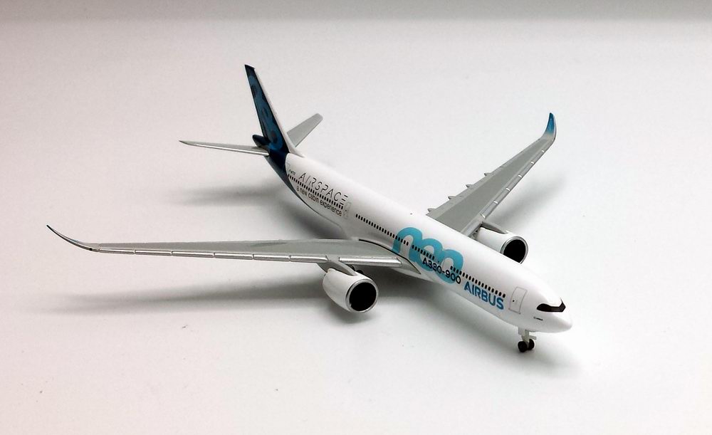 Maquette avion Airbus A330-900 Neo AIRBUS INDUSTRIES 1/500