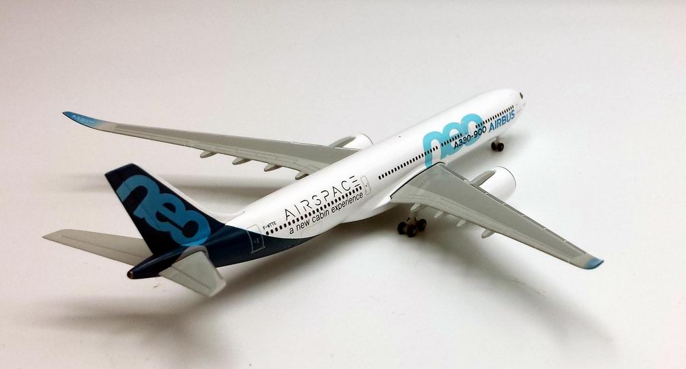 Maquette avion Airbus A330-900 Neo AIRBUS INDUSTRIES 1/500