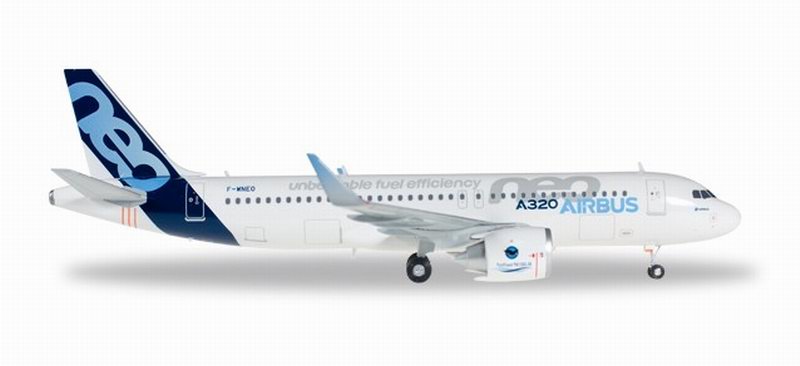 Maquette AIRBUS A320 Neo en métal 1/200