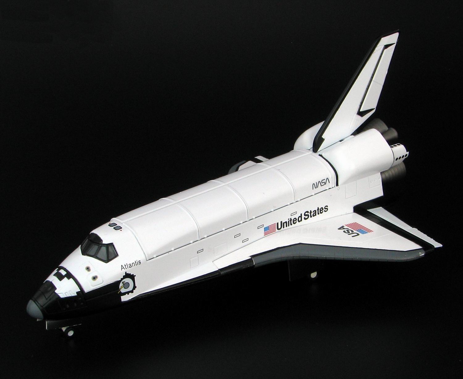 Maquette Navette Spatiale Américaine Orbiter Atlantis 1/200