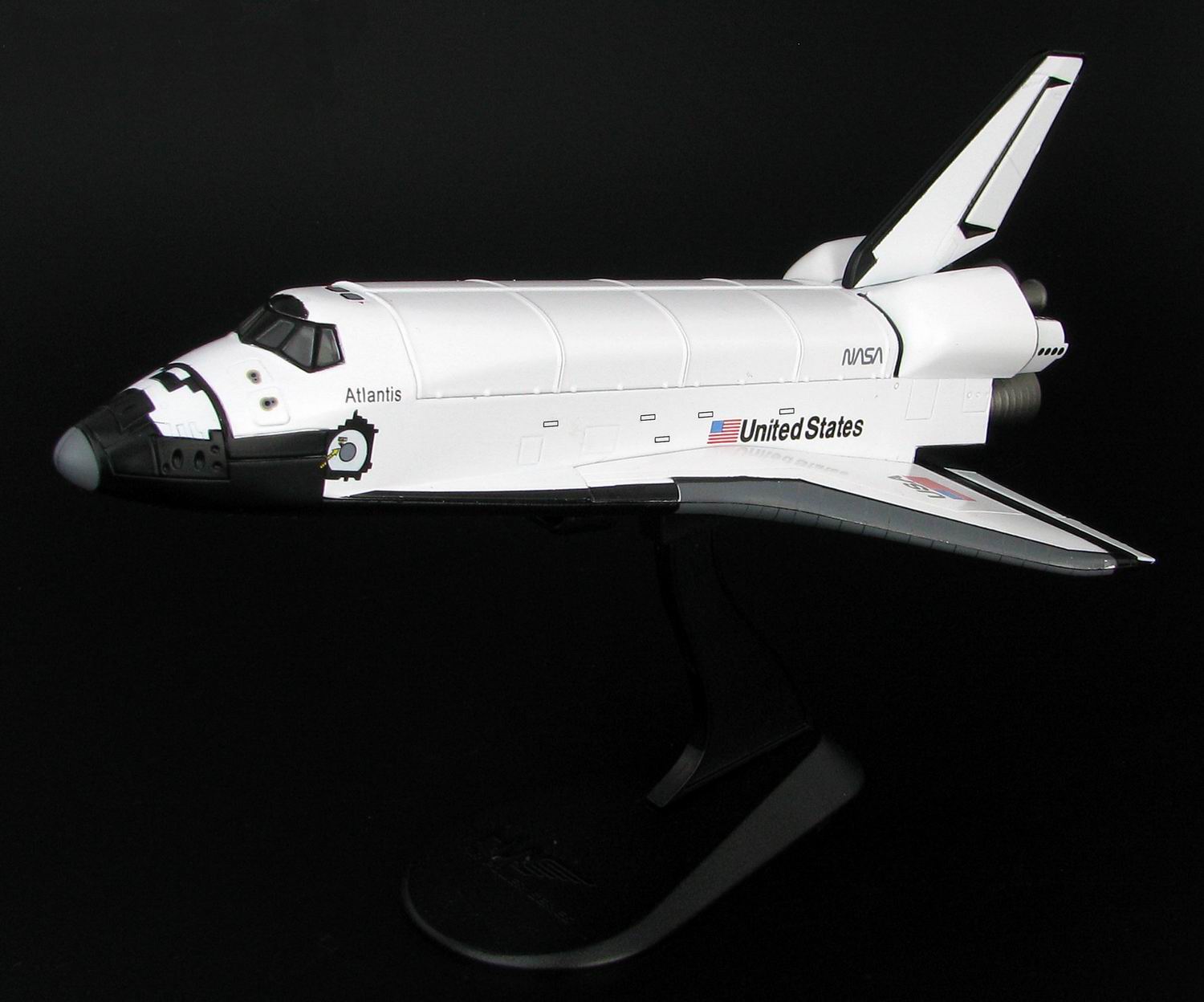 Maquette Navette Spatiale Américaine Orbiter Atlantis 1/200