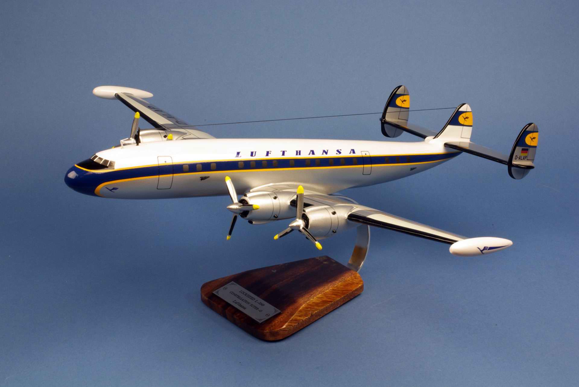 Maquette LOCKHEED Constellation L.1049 Super G LUFTHANSA 1/72 