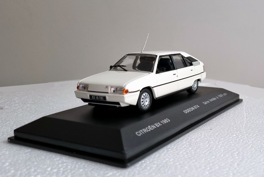 Voiture Miniature CITROEN BX 16 TRS 1/43