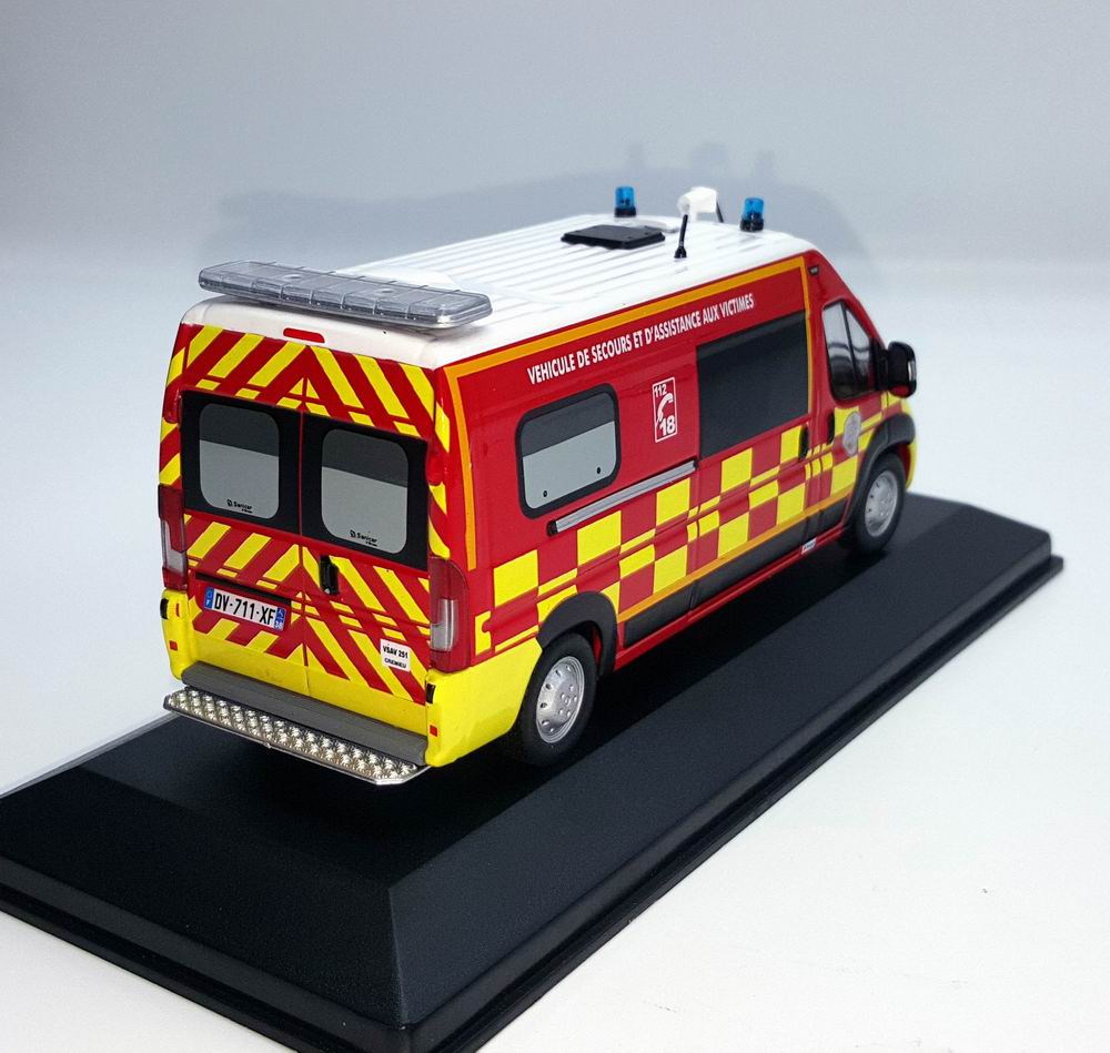 Miniature CITROEN Jumper Pompiers VSAV SDIS 38 1/43